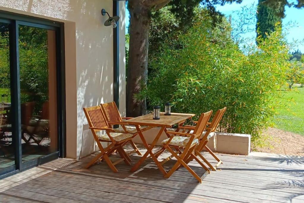 Gite Cosy Au Coeur Du Luberon Lagnes Bagian luar foto