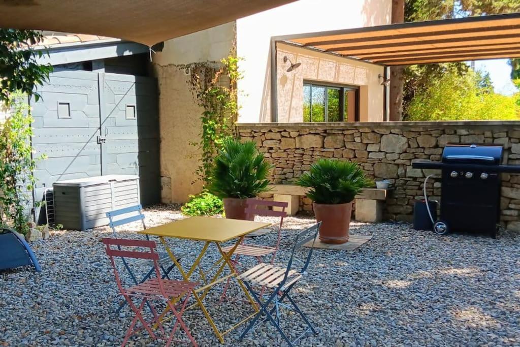 Gite Cosy Au Coeur Du Luberon Lagnes Bagian luar foto