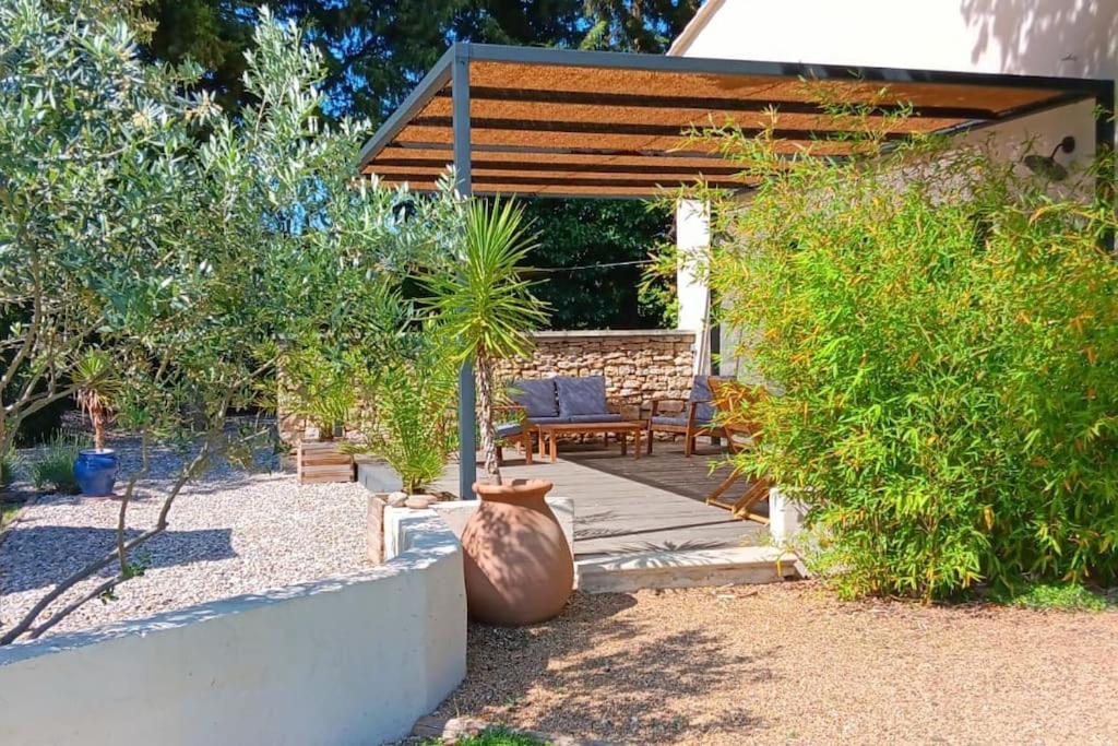Gite Cosy Au Coeur Du Luberon Lagnes Bagian luar foto